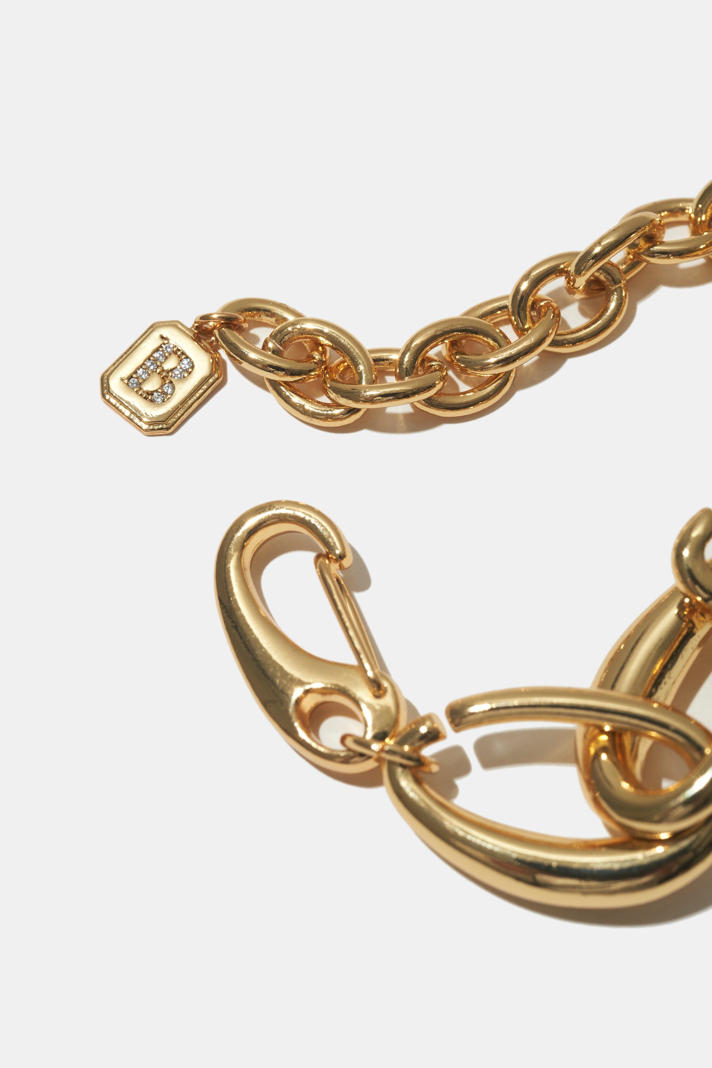 BELCHER ROUND “B” BRACELET