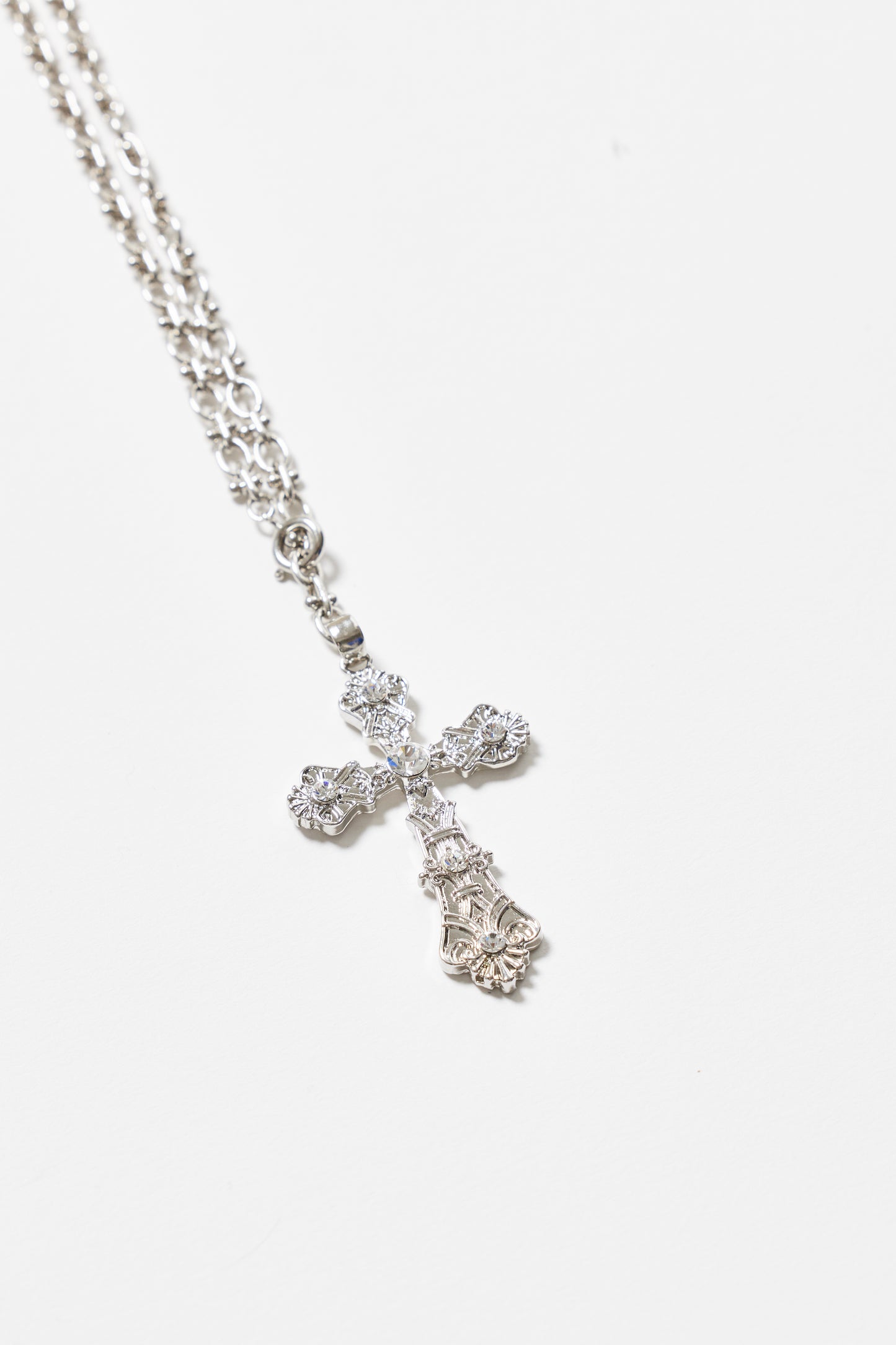 VINTAGE BAROQUE CROSS NECKLACE SILVER