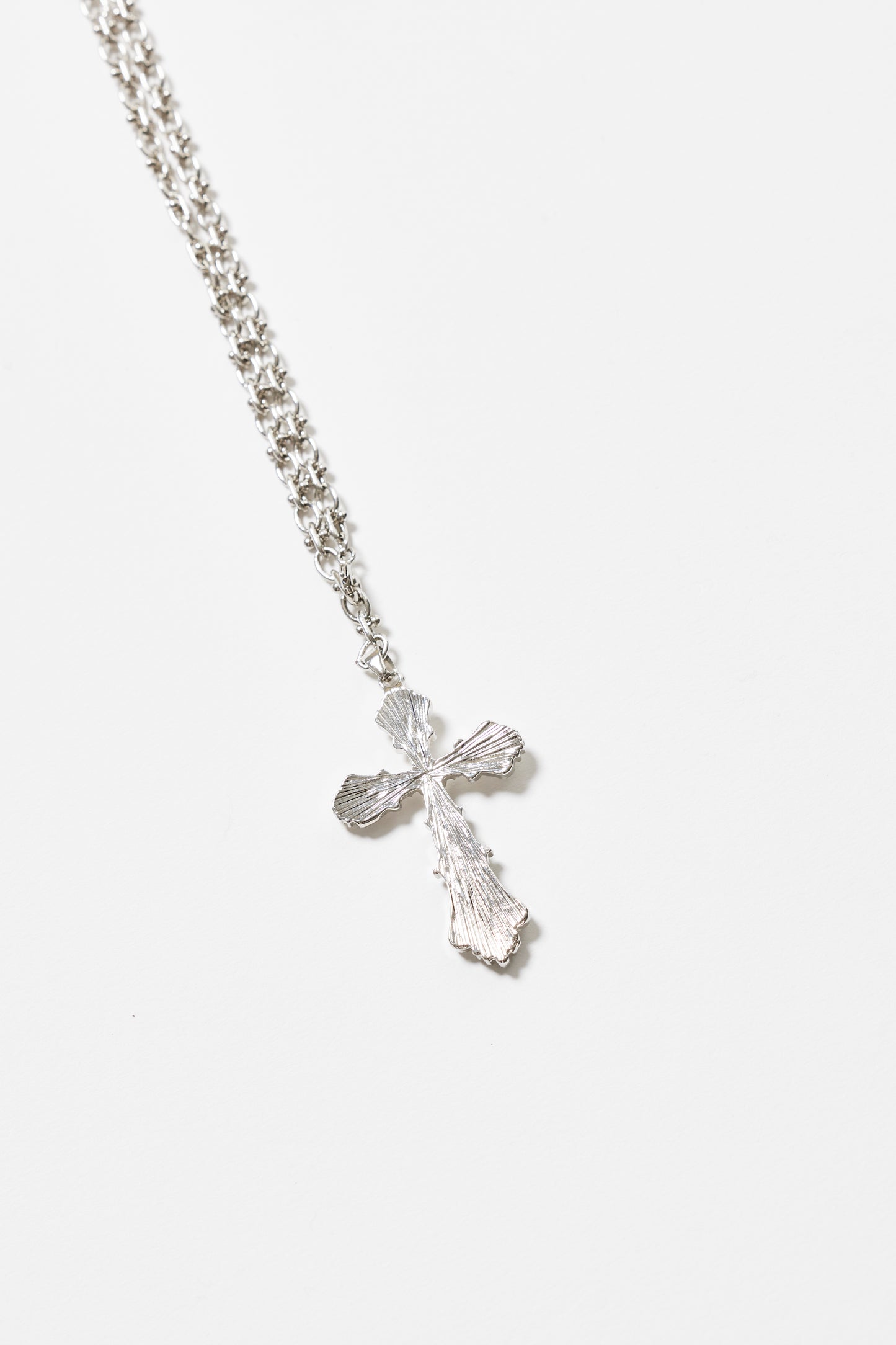 VINTAGE BAROQUE CROSS NECKLACE SILVER