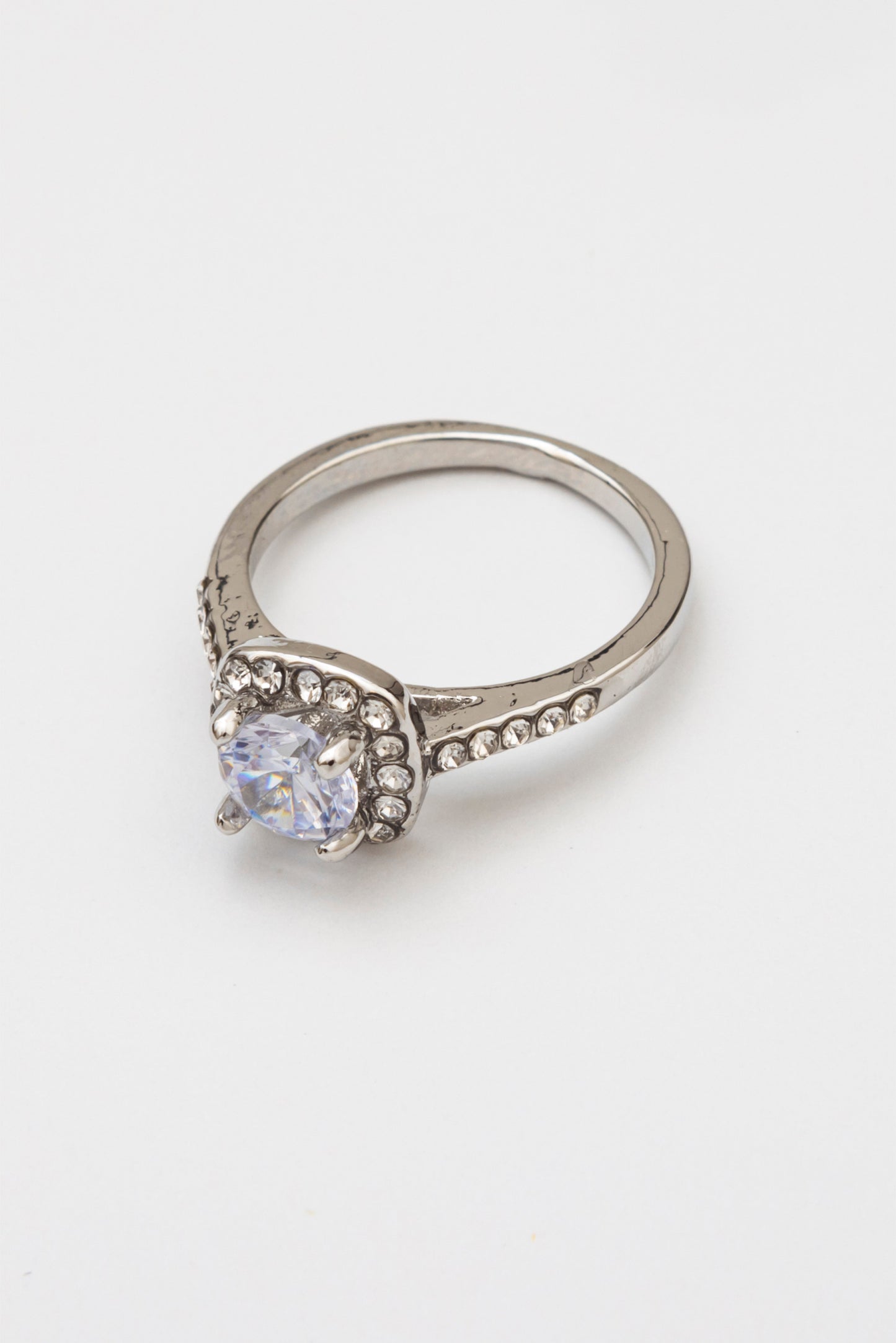 THE SINGLE STONE RING