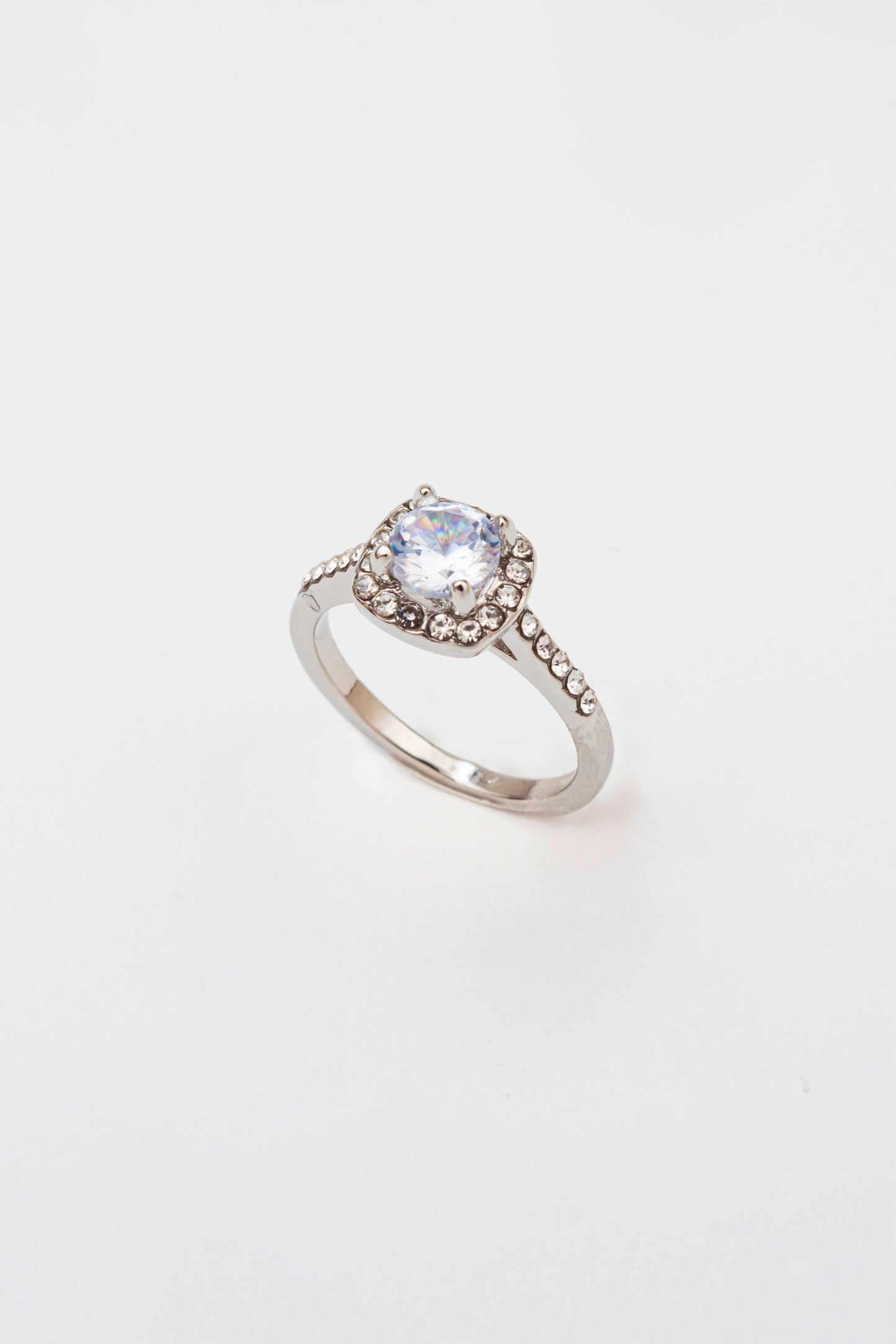 THE SINGLE STONE RING
