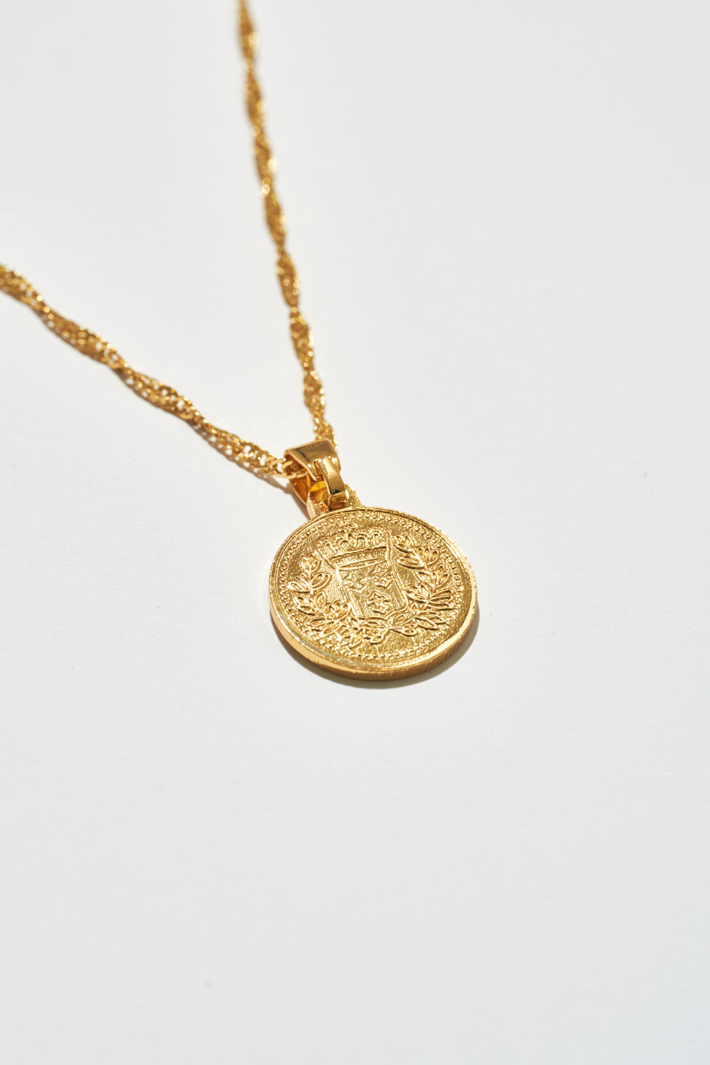 GOLD BELINDA COIN NECKLACE