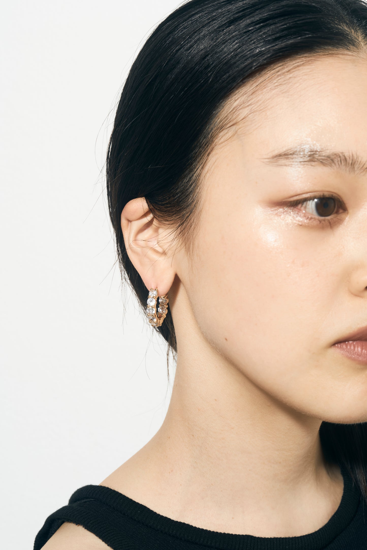 THE MINI CRYSTAL HOOPS